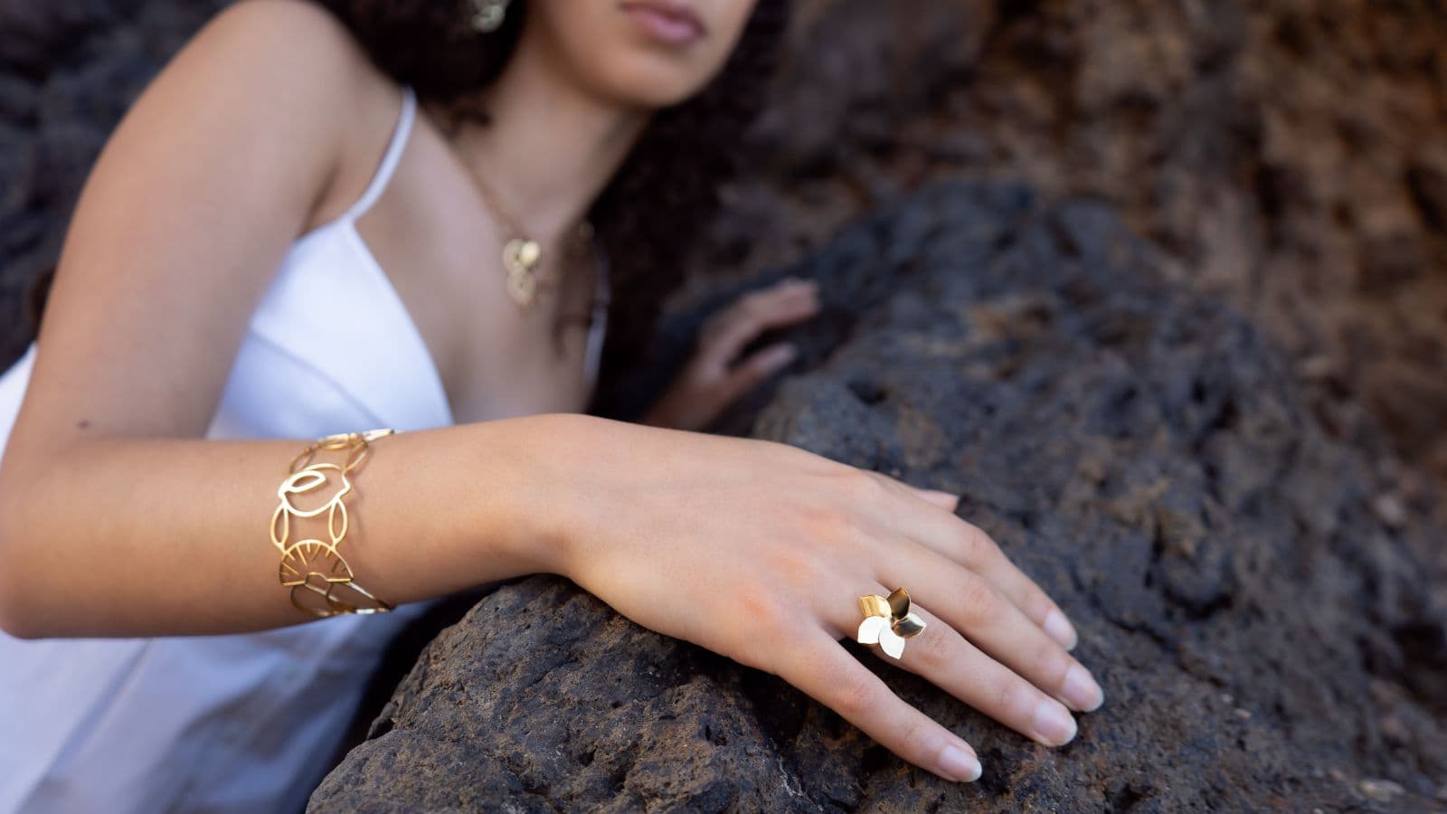 Cómo organizar y almacenar tu colección de bisutería: consejos prácticos y con estilo - Anartxy