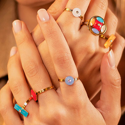 Anéis de Cores e Pedras