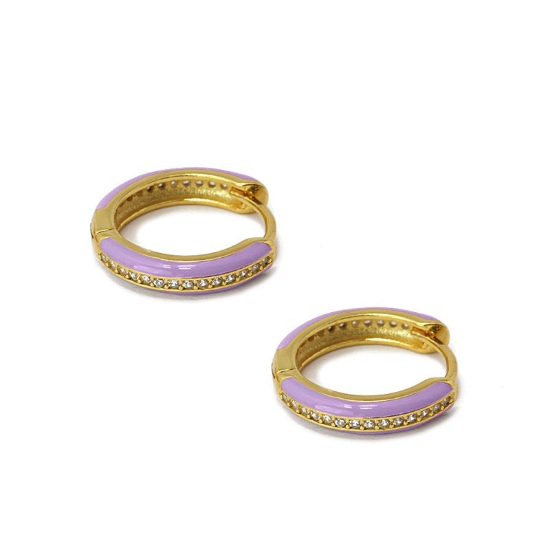 pendientes con esmalte morado arito