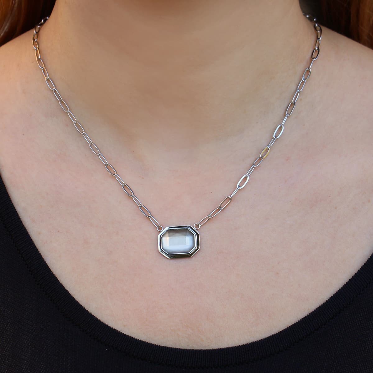 Collar piedra color BCO467 gris