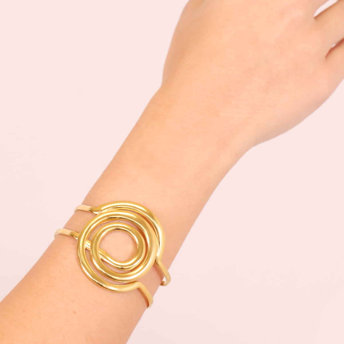 Brazalete Liquid Whirl Dorado Anartxy