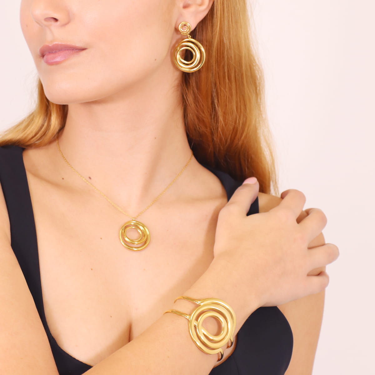 Brazalete Liquid Whirl Dorado Anartxy