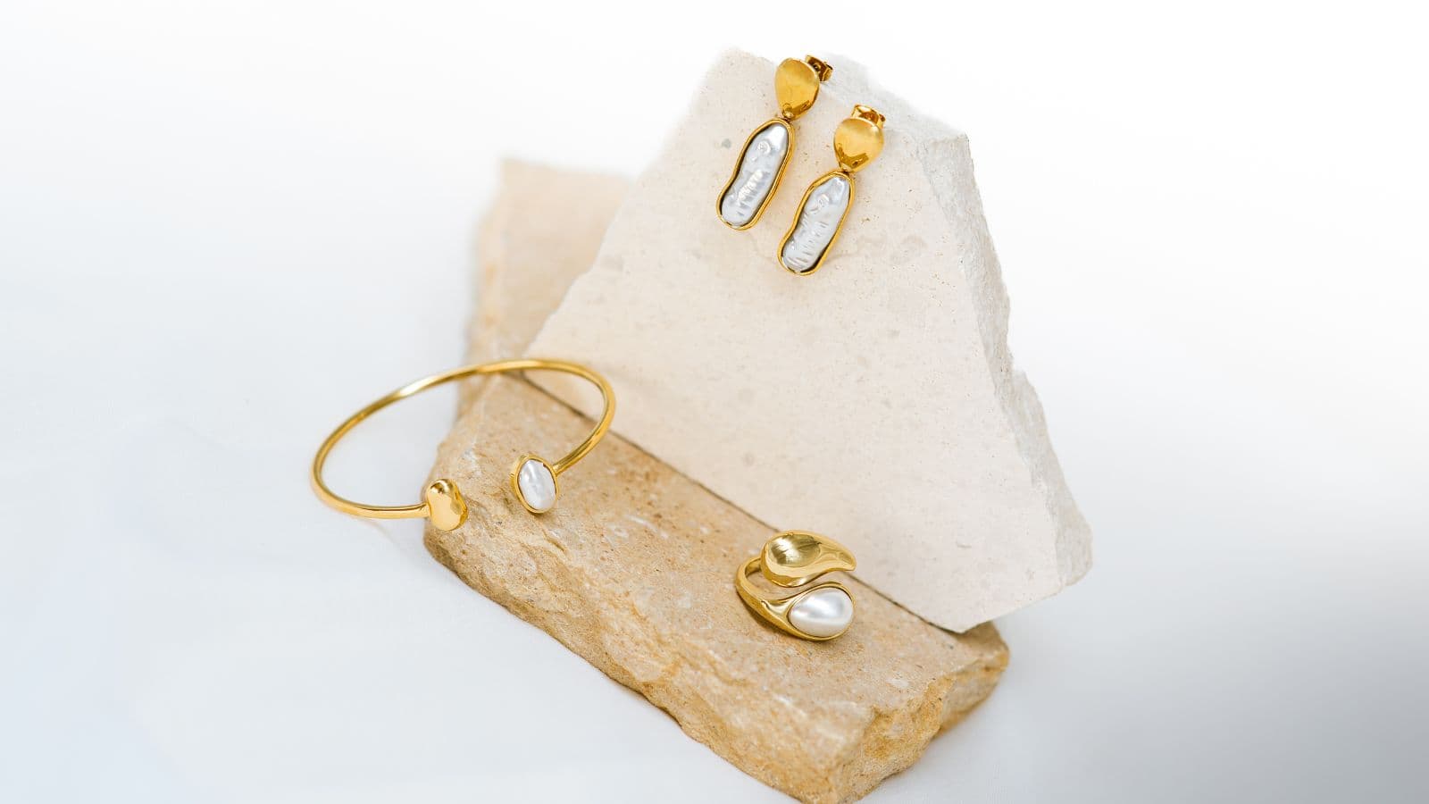 Whim-la-nueva-cápsula-de-Organic-que-reinventa-las-perlas-en-joyería-de-diseño Anartxy