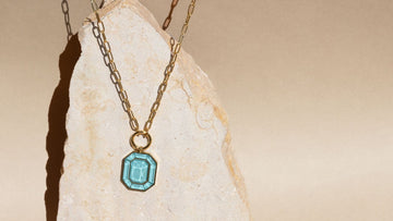 Joyas para invitadas: Cómo elegir los complementos perfectos según tu tipo de escote y vestido