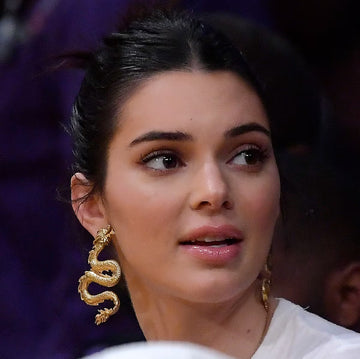 kendal jenner pendientes animales