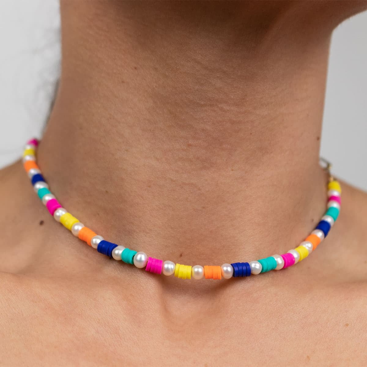 Collar acero quirúrgico dorado chica