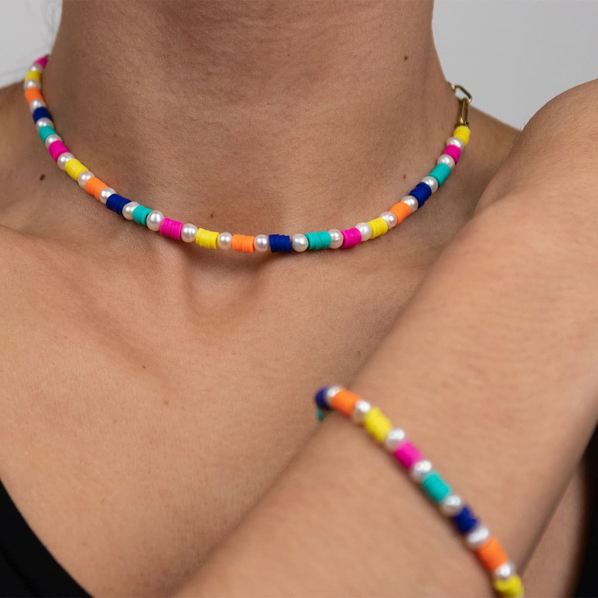Collar acero quirúrgico dorado mujer