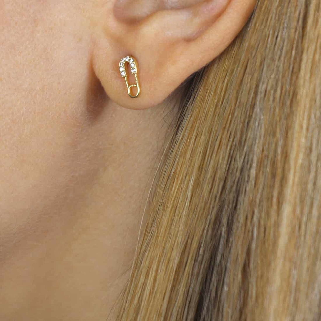 Piercing Raquel Dorado Imperdible Anartxy