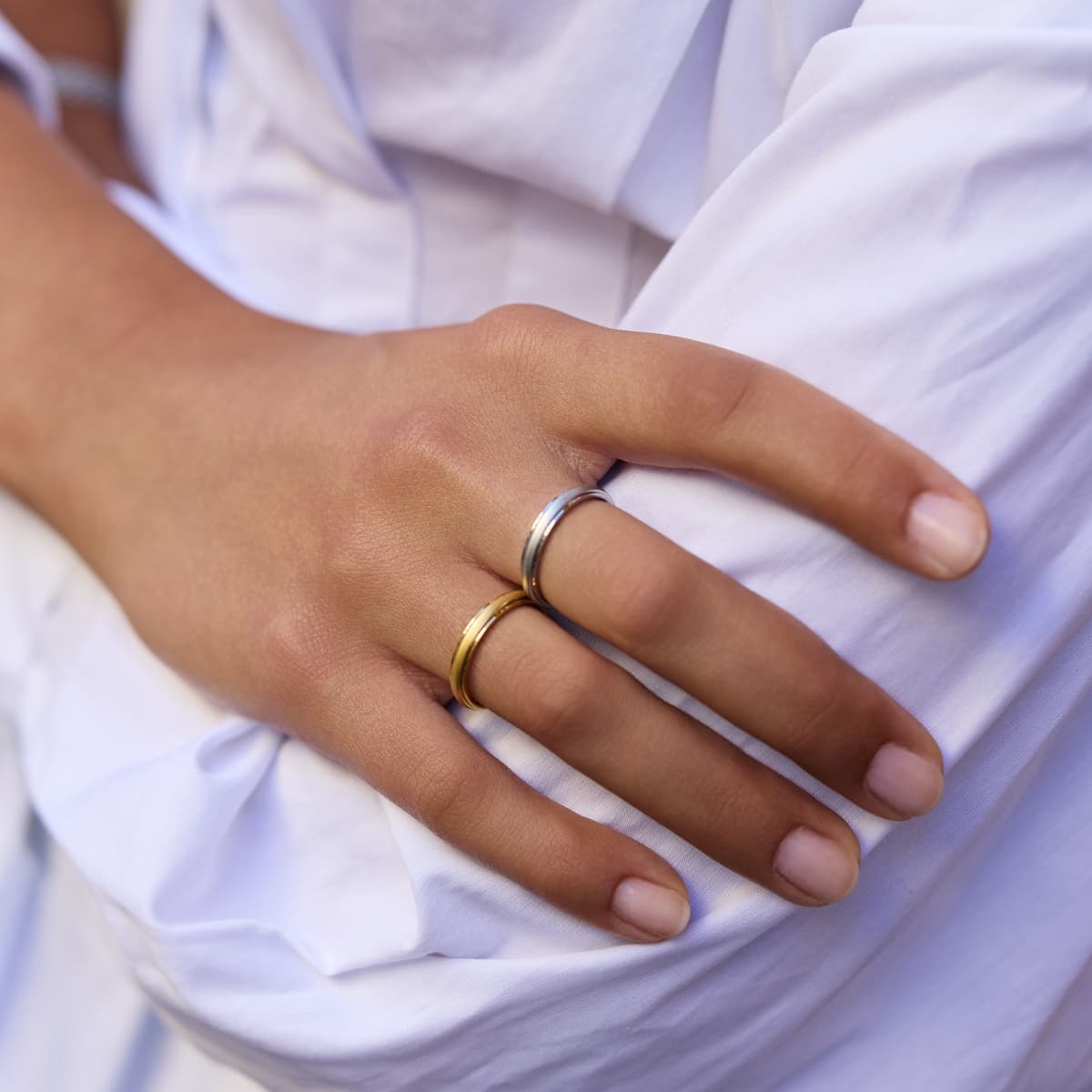 Anillo mate solitario dorado o plateado