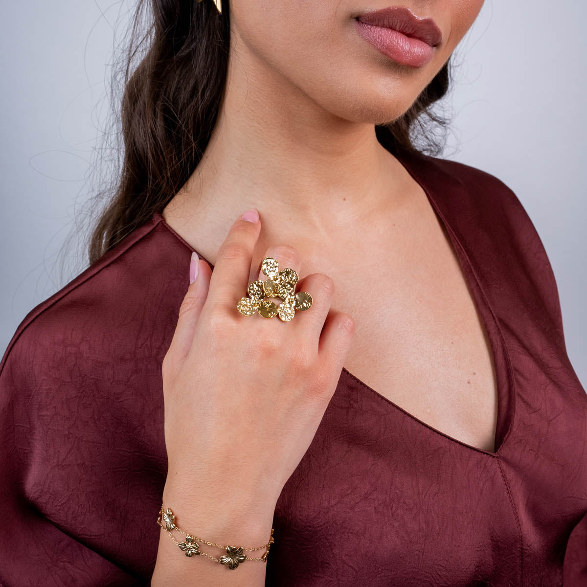 Anillo ajustabe Essentials flor martillada Dorado Anartxy