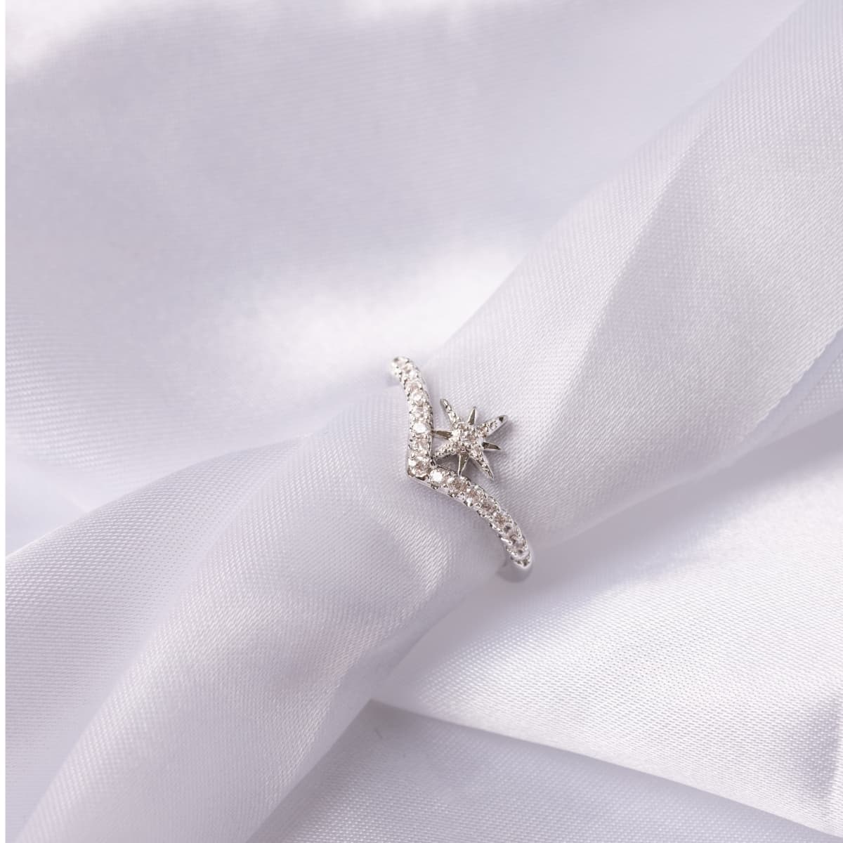 Anillo Alma chevron estrella