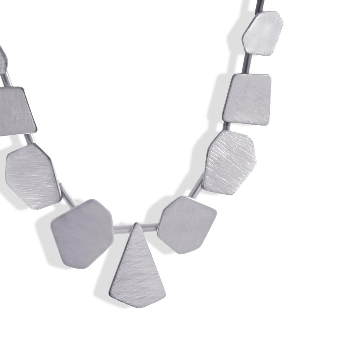 Collar Chisináu Plateado Anartxy