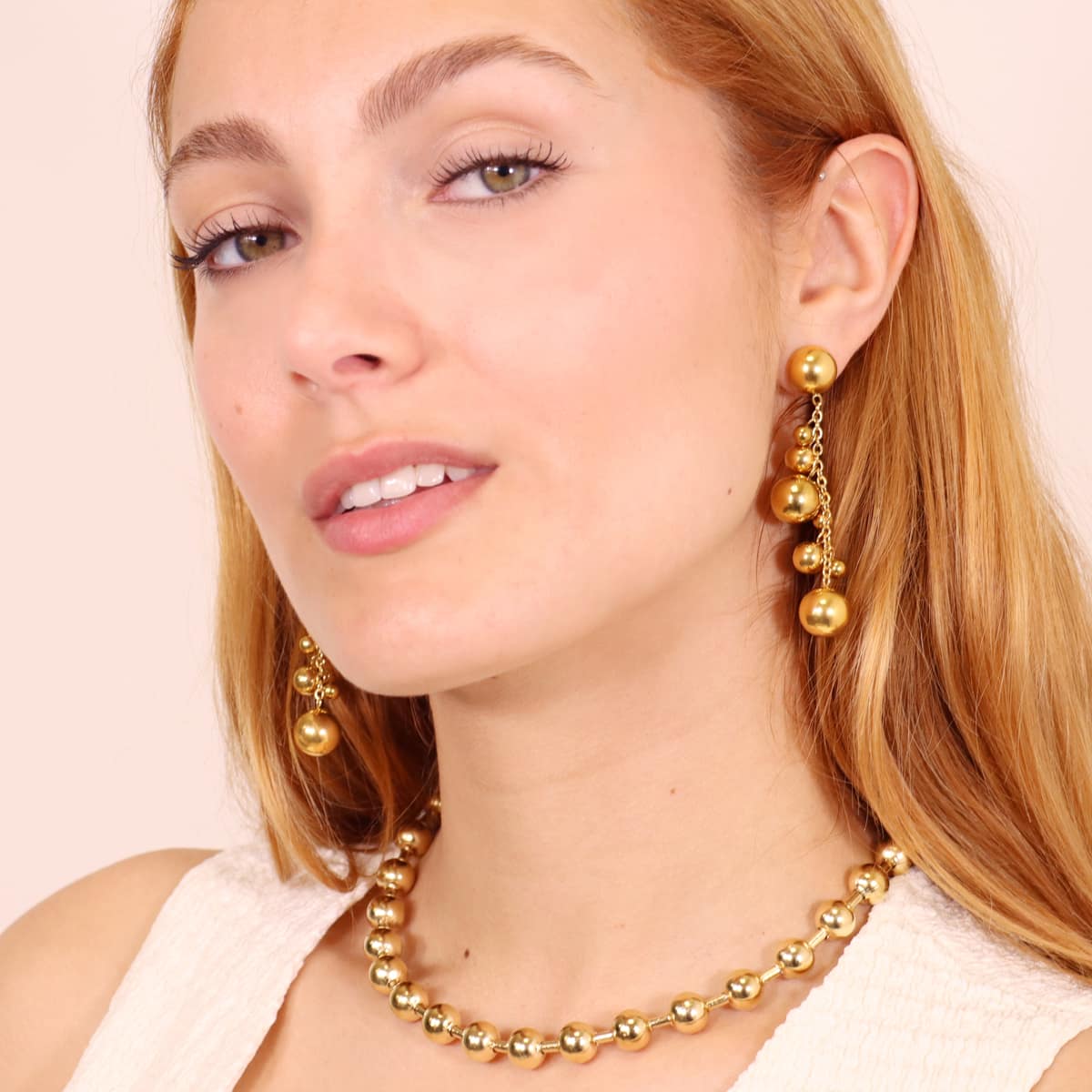 Collar Orbit Cosmos