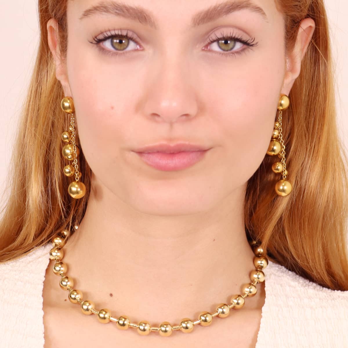 Collar Orbit Cosmos