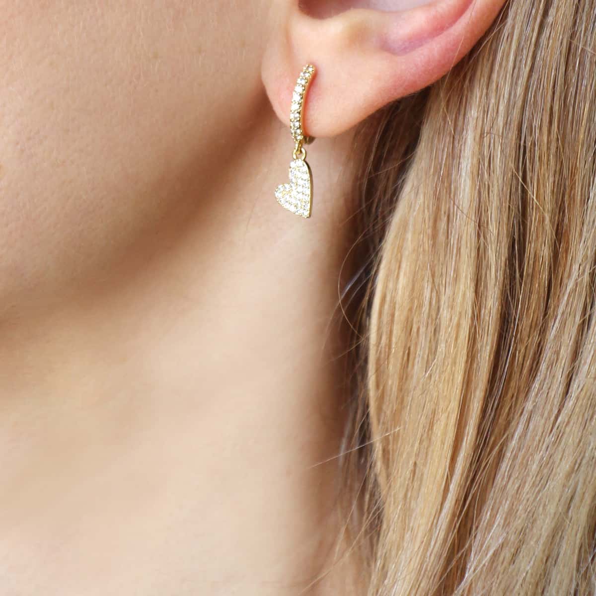 Nayla Piercing