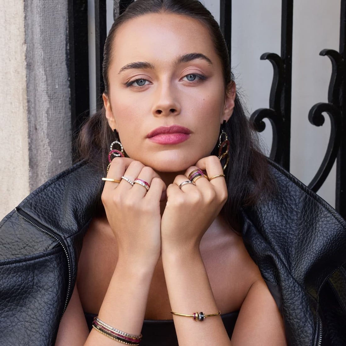 Brazalete rígido Vandal colgante multicolor Fucsia Anartxy