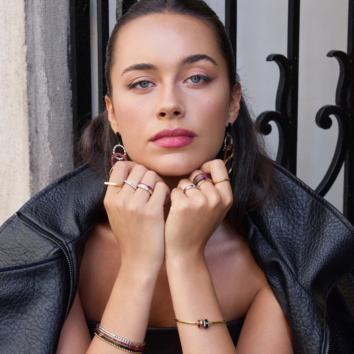 Brazalete rígido Vandal colgante multicolor Fucsia Anartxy
