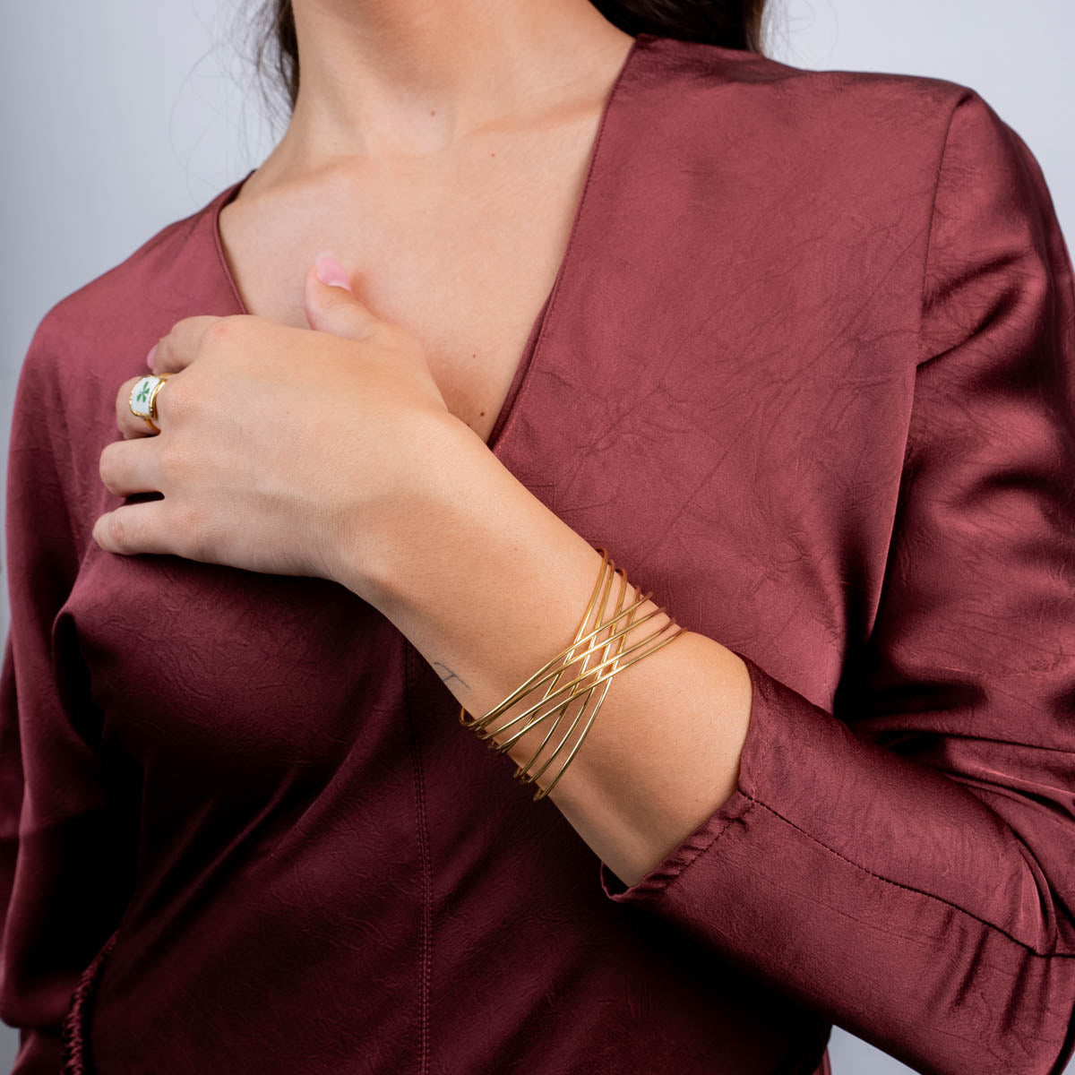 Brazalete multi tubos entrelazados Dorado Anartxy