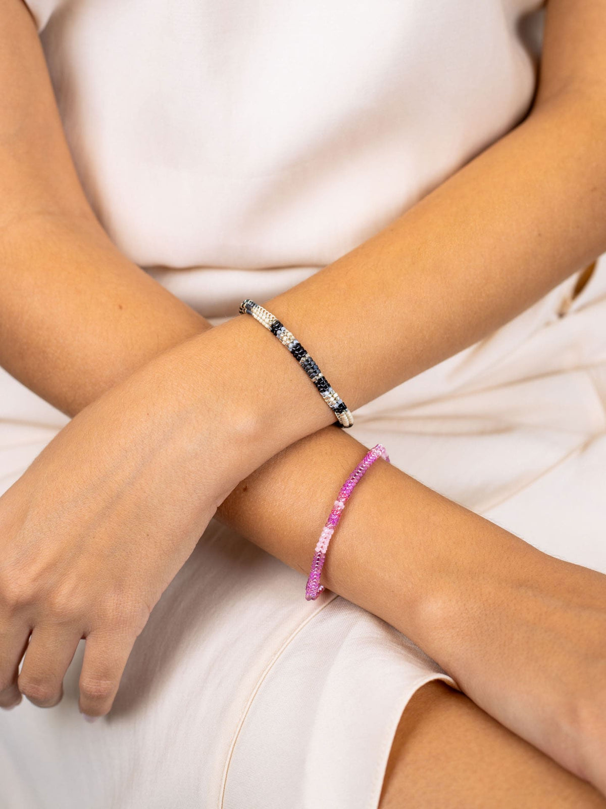 Pulsera extensible Miyuki geométrica multicolor Negro Anartxy