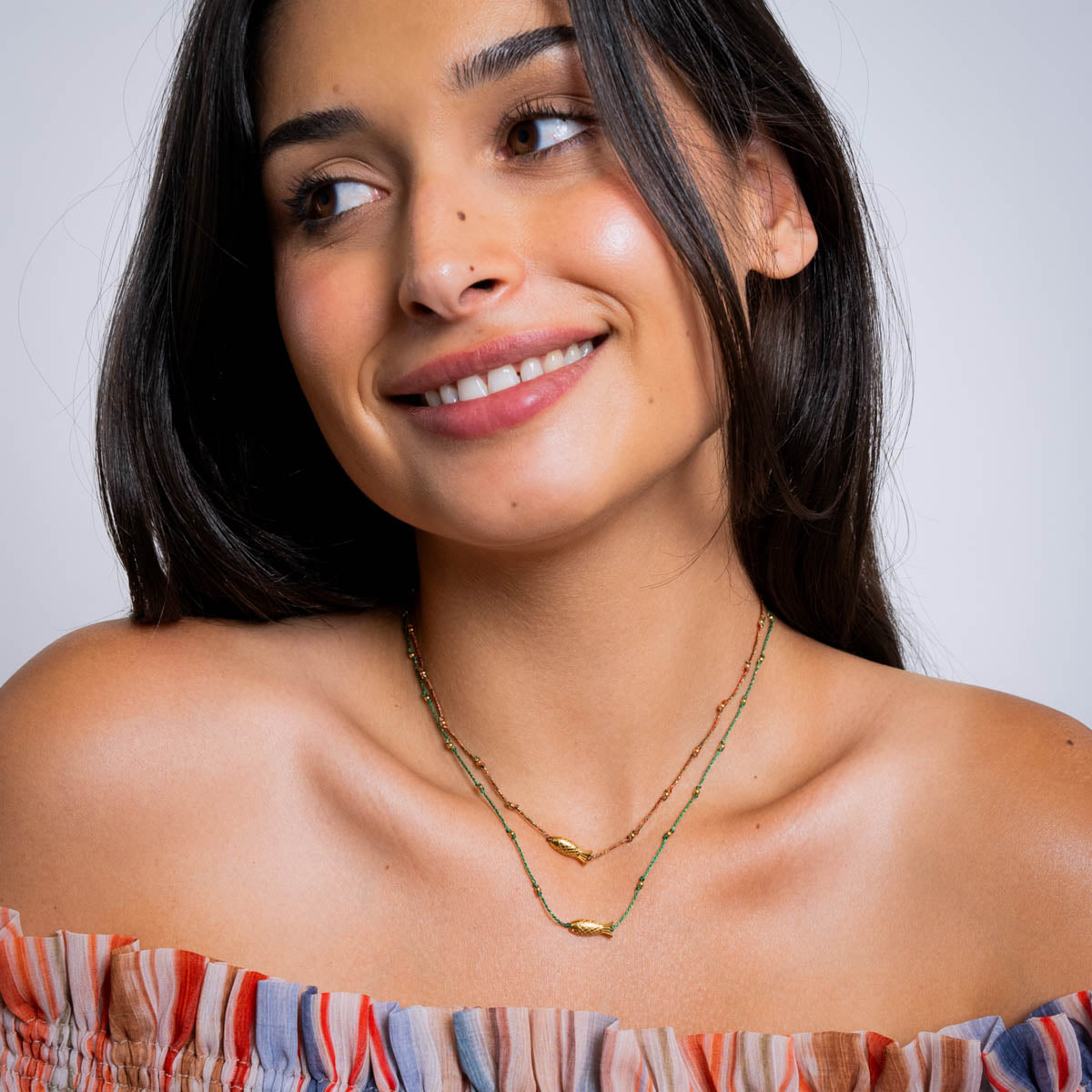 Collar fino Spirit hilo multicolor pez dorado Café Anartxy