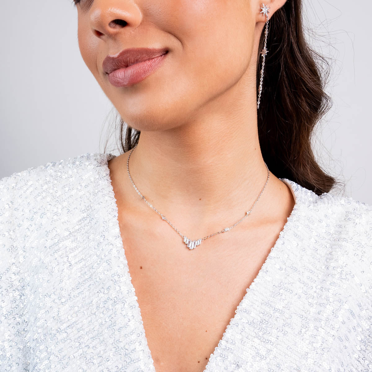 Collar fino Alma baguette en V Plateado Anartxy