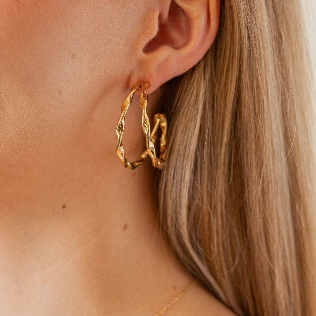 Pendientes Essentials Filo Dorado Anartxy