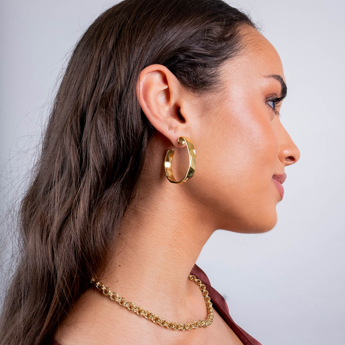 Pendientes aro textura artesanal Dorado Anartxy