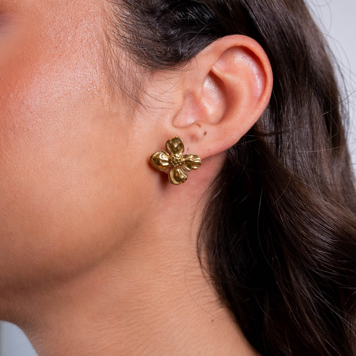 Pendientes mini Essentials flor pétalos Dorado Anartxy