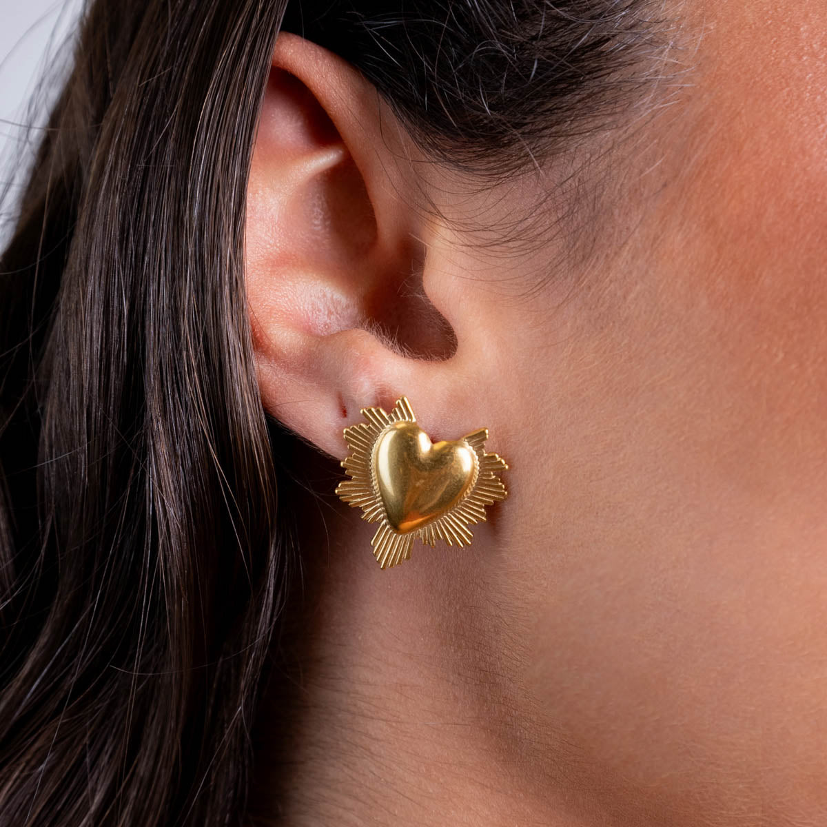 Pendientes boton Essentials sagrado corazón Dorado Anartxy