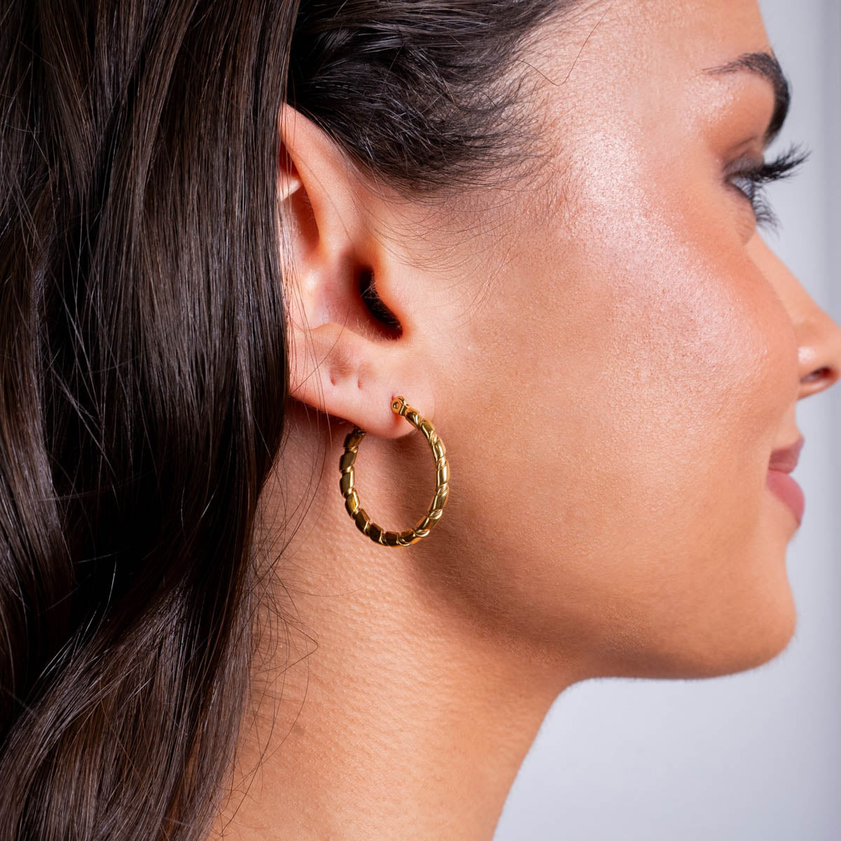 Aros Essentials trenzado bambú medianos Dorado Anartxy