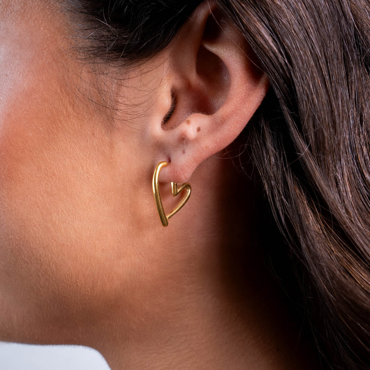 Pendientes Essentials corazón asimétrico Dorado Anartxy
