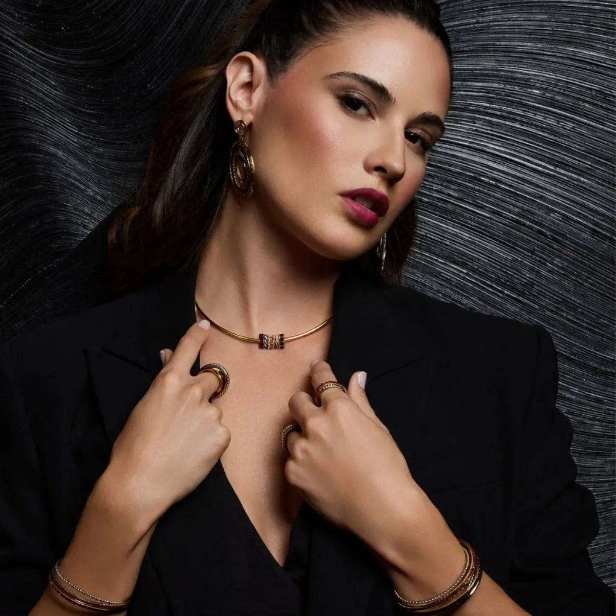 Conjunto Vandal, anillo, collar, pendientes y pulsera Anartxy